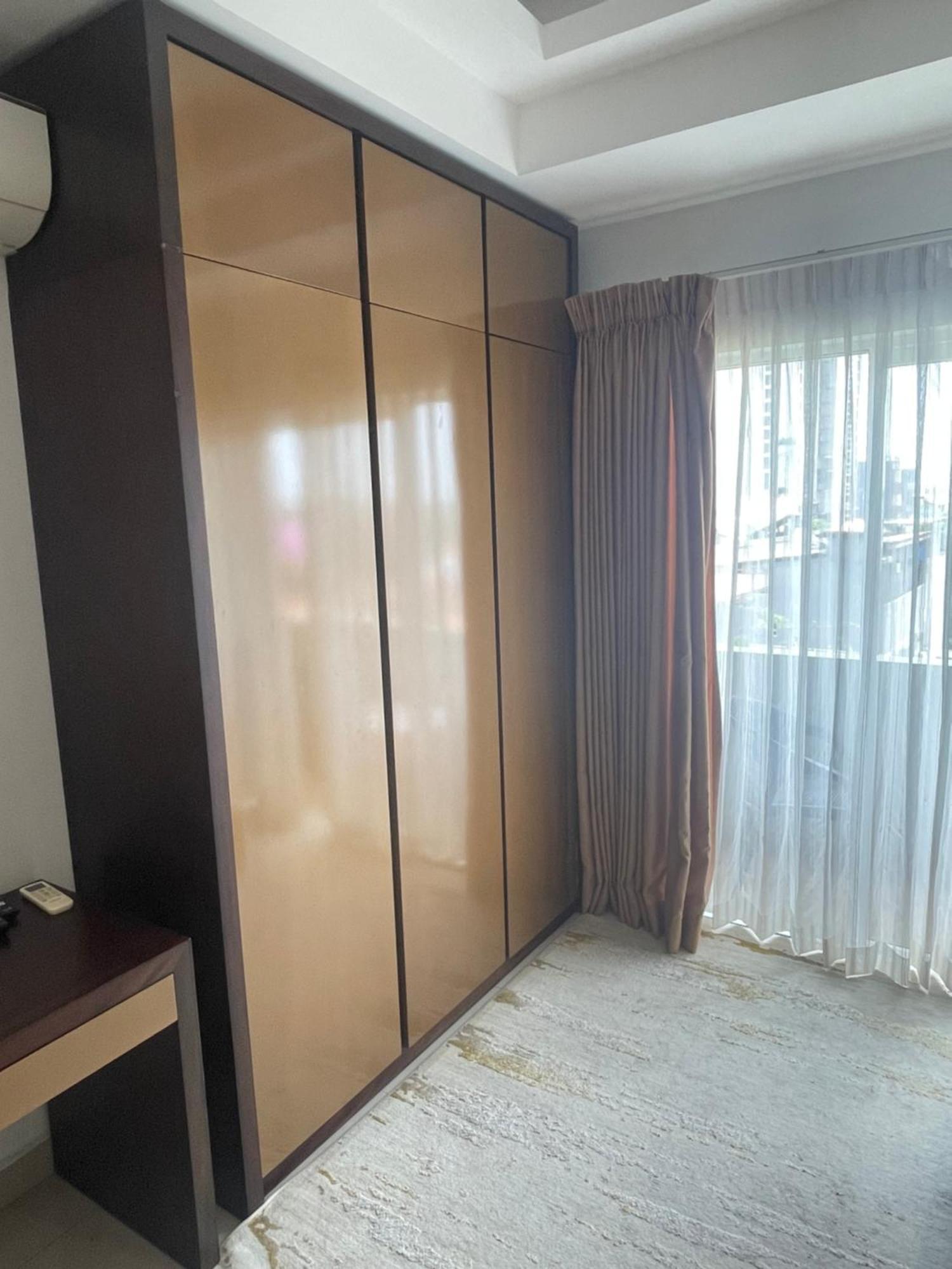 Ocean Breeze Sea View Luxury Apartments Negombo Exterior photo
